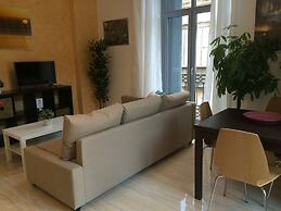 Life Apartments Alameda Colon