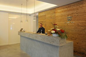Bayer 89 Vi Vadi Hotel