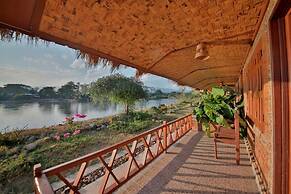 Riverside @ Hsipaw Resort