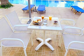 Kassavetis Center - Hotel Studios & Apartments