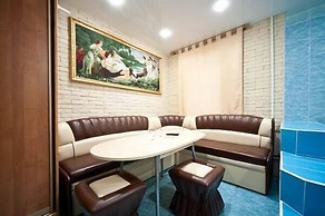 MegaLait Hotel