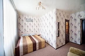 MegaLait Hotel