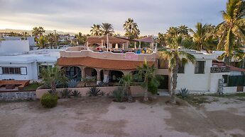 Casa Kootenay Waterfront BnB