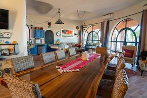 Casa Kootenay Waterfront BnB