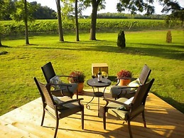 Vineyard Villa Bed & Breakfast