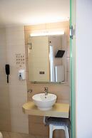 Kronos Hotel
