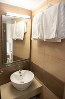 Kronos Hotel