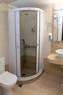 Kronos Hotel