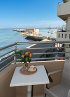 Kronos Hotel