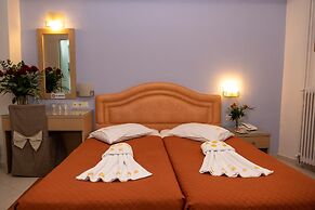 Kronos Hotel
