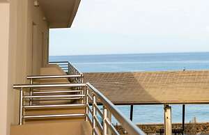 Kronos Hotel