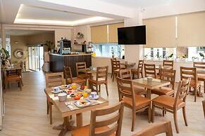 Kronos Hotel