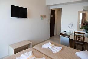 Kronos Hotel
