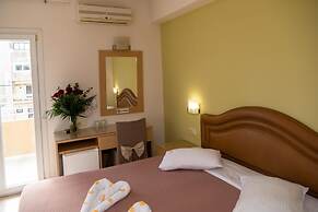 Kronos Hotel