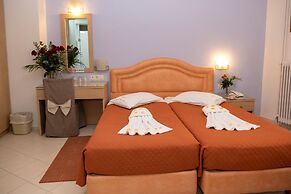 Kronos Hotel