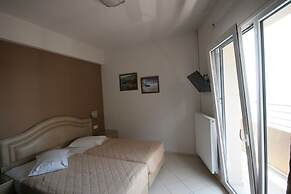Kronos Hotel