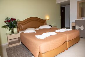 Kronos Hotel