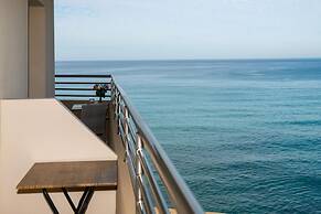 Kronos Hotel