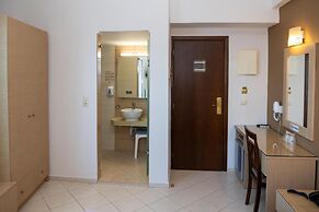 Kronos Hotel