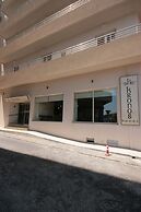 Kronos Hotel