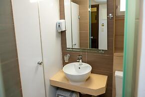 Kronos Hotel