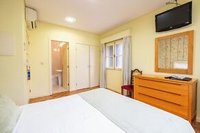 Adelaide Hotel