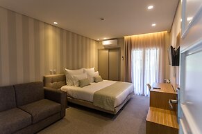 Adelaide Hotel