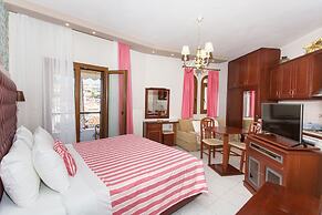 Olympic Apartment