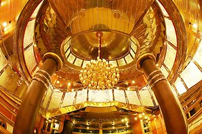 Vintage Luxury Yacht Hotel