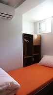 Zzzip Guest House - Hostel