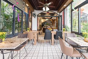 Hoang Trinh Hotel