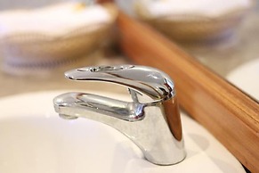 Hoang Trinh Hotel