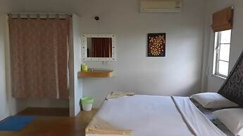 Jinta Beach Bungalow