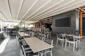 100 Luxury Suites by Preferred