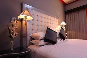 Broadway Hotel