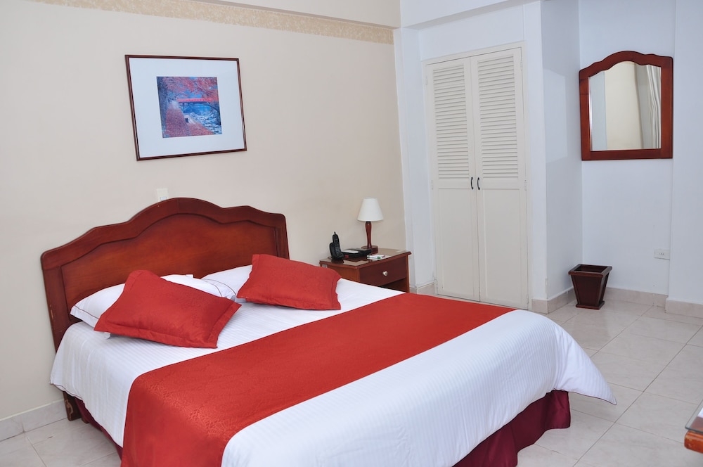 Hotel Laureles 70