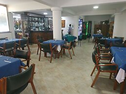 Hotel Laureles 70