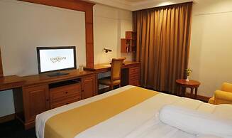Harmoni Suites Hotel