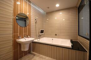 Airport Hotel