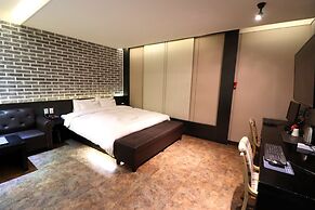 Airport Hotel