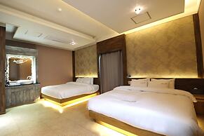 Airport Hotel