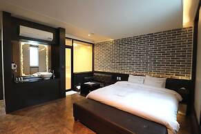 Airport Hotel