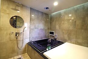 Airport Hotel