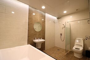 Airport Hotel