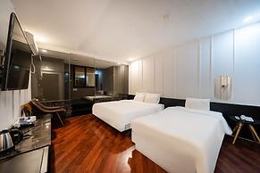 2 Heaven Hotel