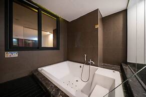 2 Heaven Hotel