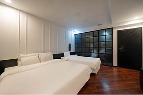 2 Heaven Hotel