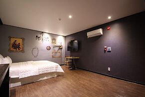 G7 Hotel