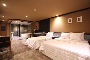 G7 Hotel