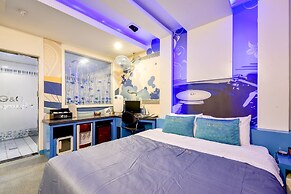 Thebay Hotel